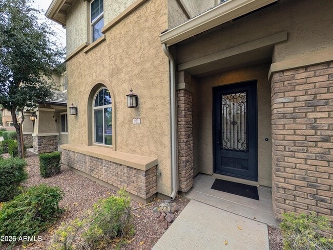 Building Photo - 923 S Osborn Ln