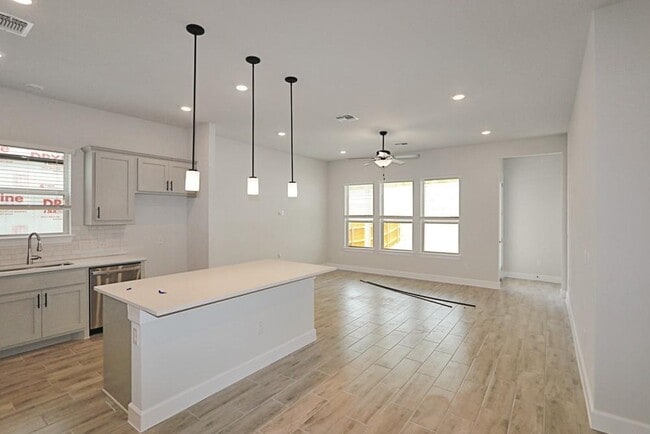 Building Photo - 12805 Stanford Dr