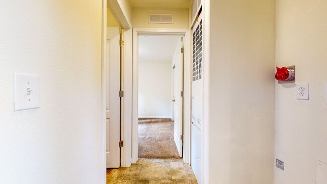 Building Photo - Gated 2 bedroom 1 bath at Pochini Family Farm!