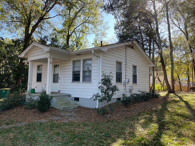 Building Photo - Cozy 1BR Normaltown Home