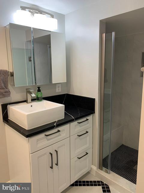 Building Photo - 7413 Farnum St