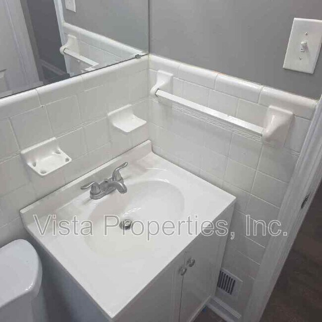 Building Photo - 1622 Haskin Ave