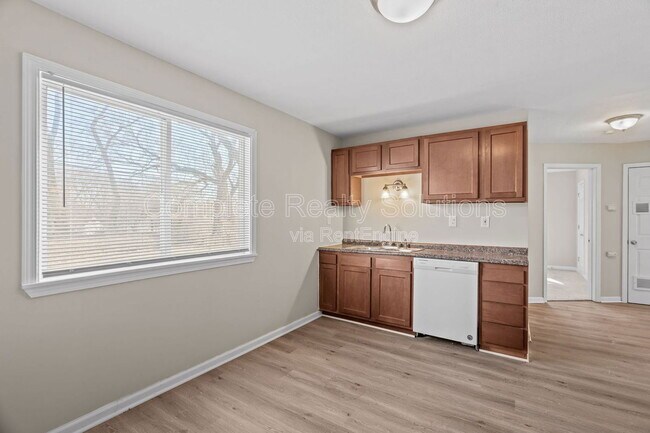 Building Photo - 9750 Lorna Ln