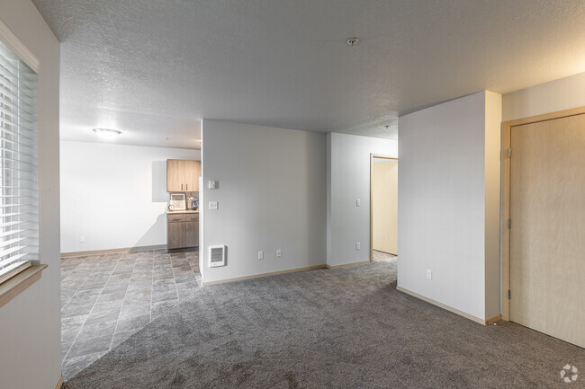 2BR, 2BA - 910SF - Avenue 66