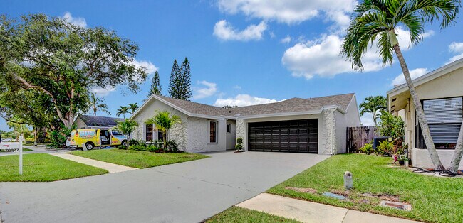 Building Photo - 20977 Country Creek Dr