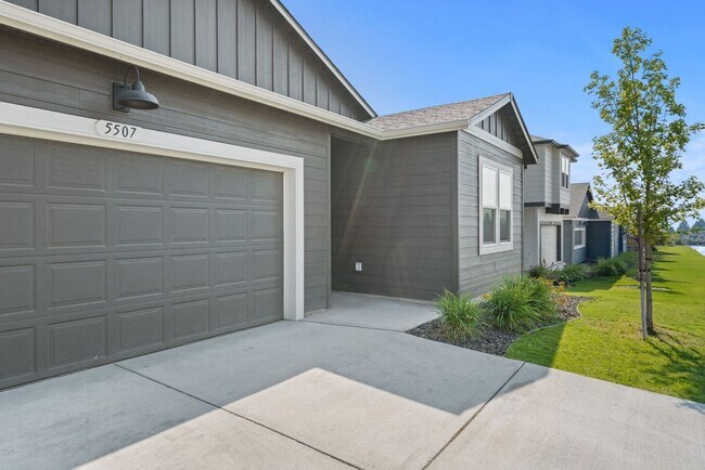 Building Photo - Newer 4 Bed 2 Bath DR Horton Home in Indian Trail