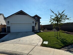 Building Photo - Avail by June 25th. Solar home in 55+ gated community at Heritage Placer Vineyards