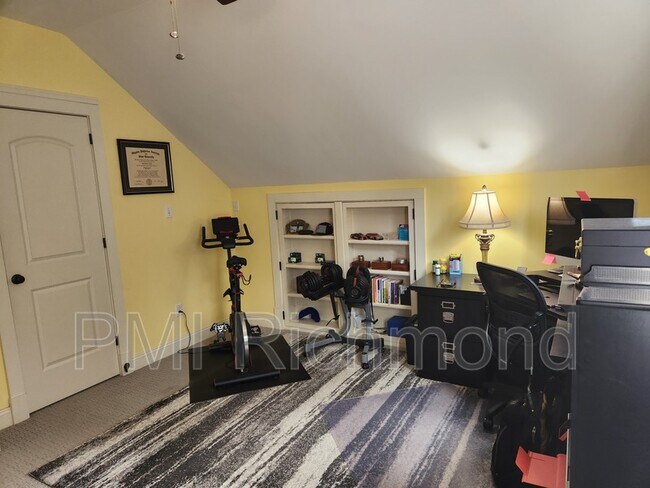 Building Photo - 2761 Live Oak Ln