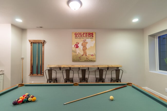 Building Photo - 724 N Walnut St