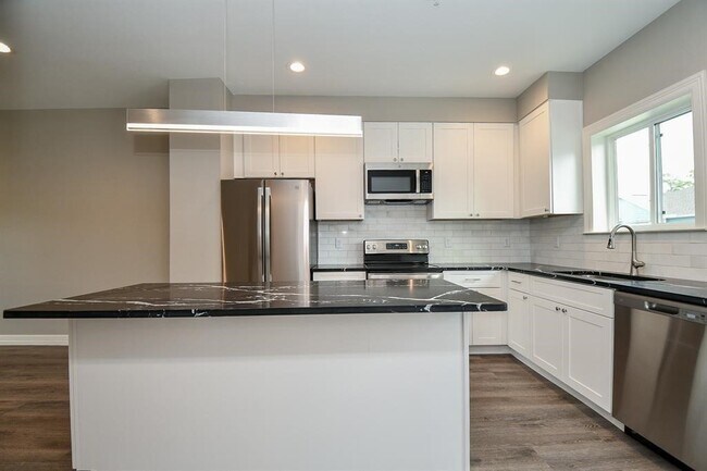 Building Photo - 5262 Ella Blvd