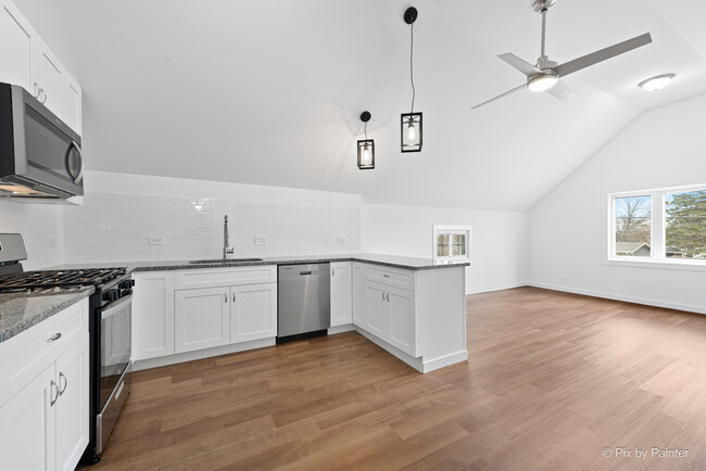Building Photo - 544 Hainesville Rd