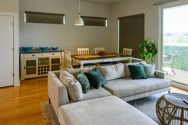 Building Photo - 4618 Nichols St