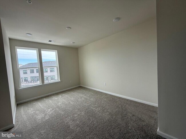 Building Photo - 1 Culvert Dr