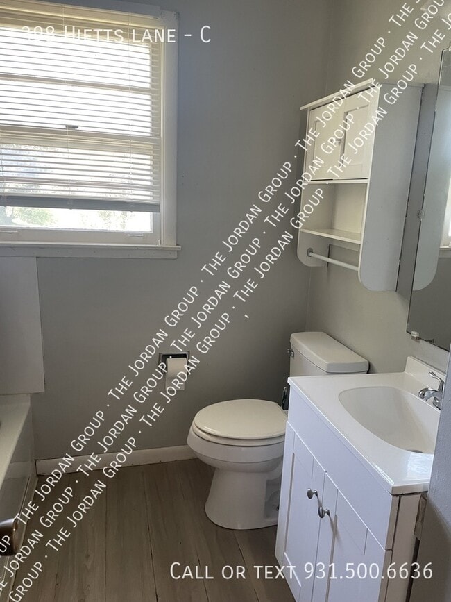 Building Photo - 398 Hietts Ln