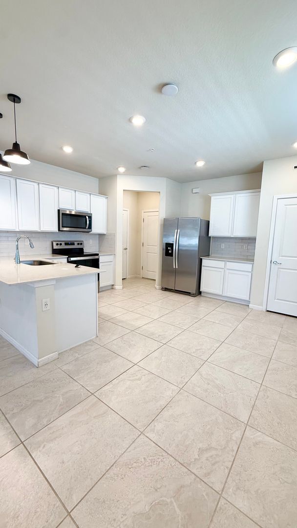 Building Photo - Grayson Square