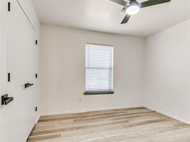 Building Photo - 3504 Quail Run Dr