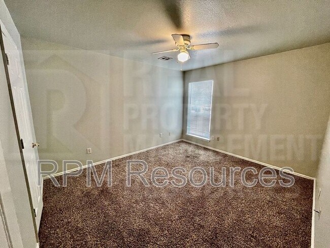 Building Photo - 307 Colony Dr