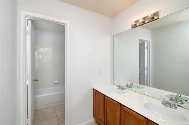 Building Photo - 3001 Sawgrass Dr