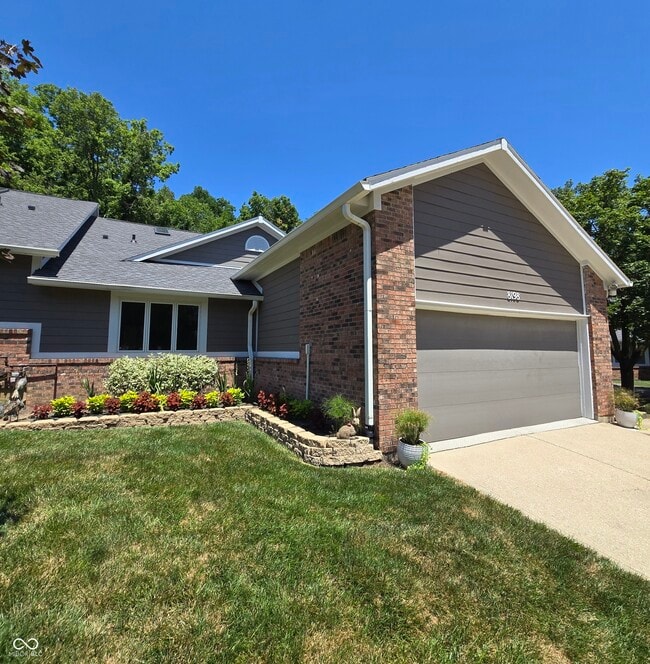 Building Photo - 8198 Foxchase Cir