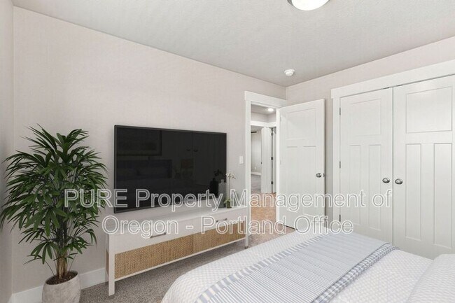 Building Photo - 582 NE Alderwood Dr