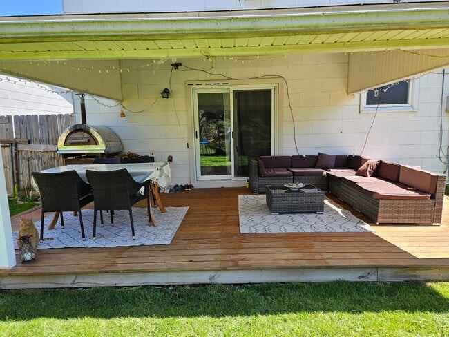 Building Photo - 324 Seabrook Dr