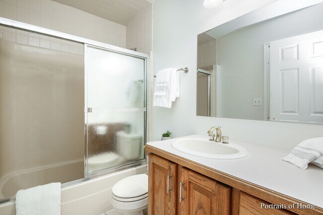 Building Photo - 325 N Loomis St