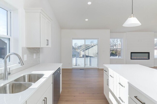 Building Photo - 2503 Treeline Drive