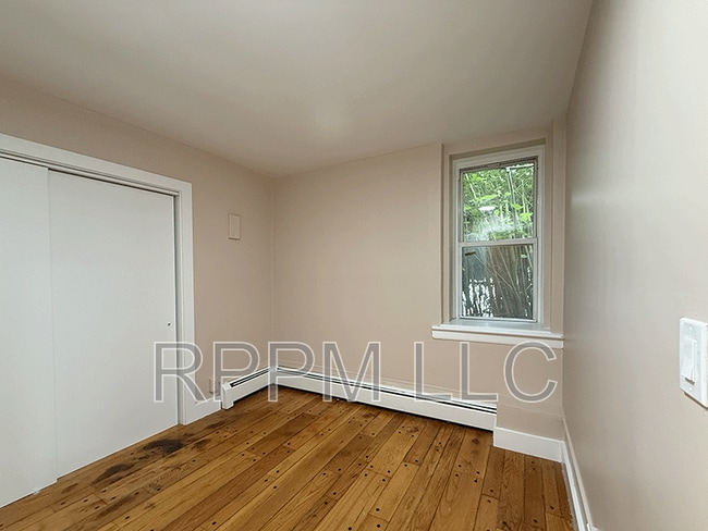 Building Photo - 41 Tyson Pl