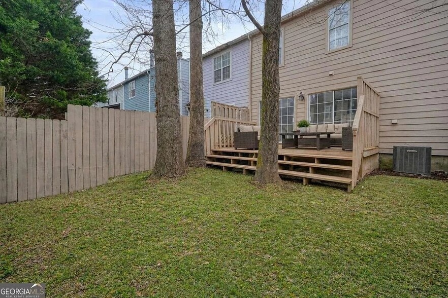 Building Photo - 6617 Meadow Green Cir