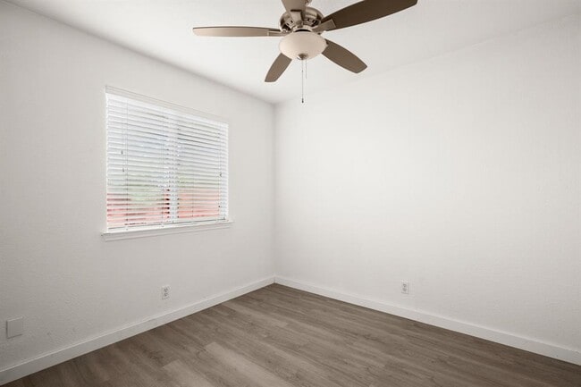 Building Photo - 6908 Broad Brook Dr