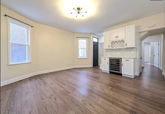 Building Photo - Charming 4 beds 3 baths in Cleveland!