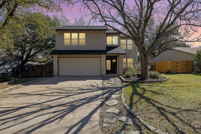 Building Photo - 4910 Pelham Dr