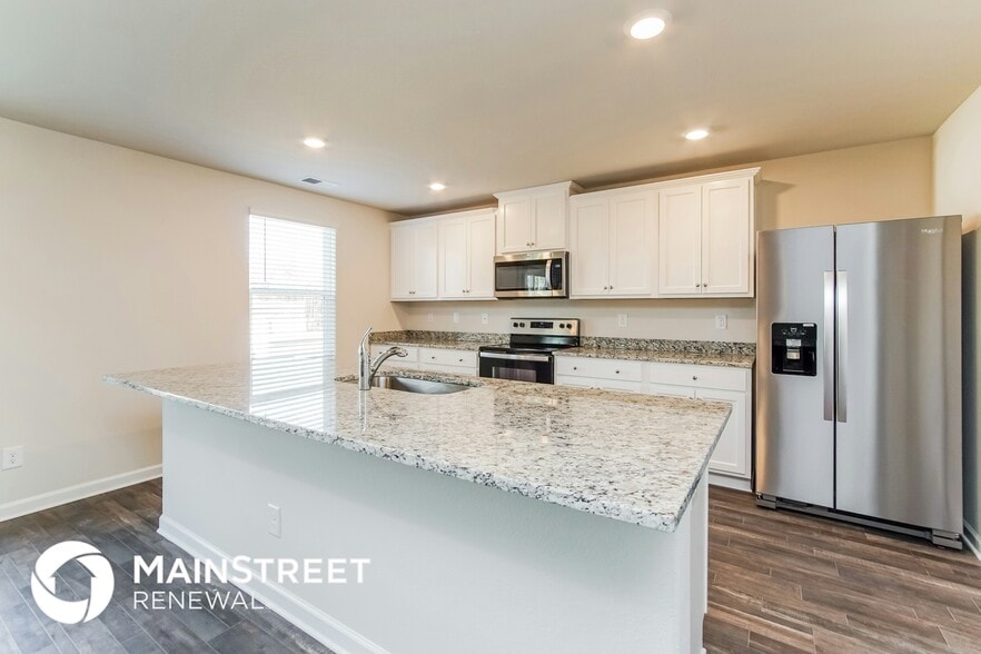 Building Photo - 216 Indian Summer St