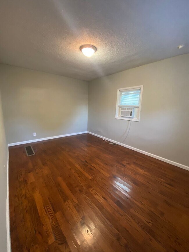 Building Photo - 1694 S Washington Ave