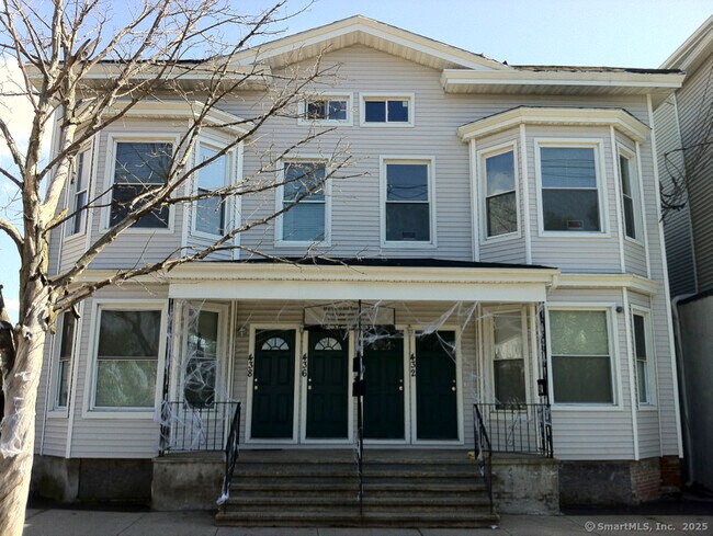 Primary Photo - 432 E Main St