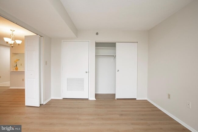 Building Photo - 1808 Old Meadow Rd