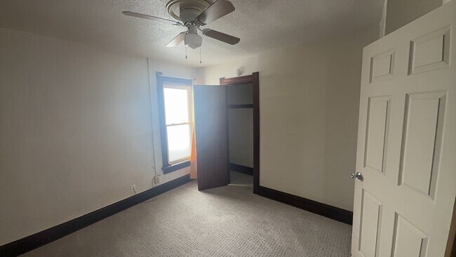 Building Photo - 743 Forsythe St