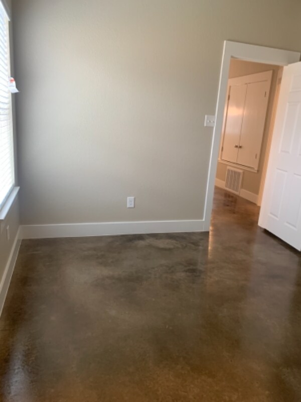 Building Photo - 3224 Belmont Dr