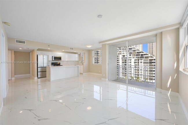 Building Photo - 770 Claughton Island Dr