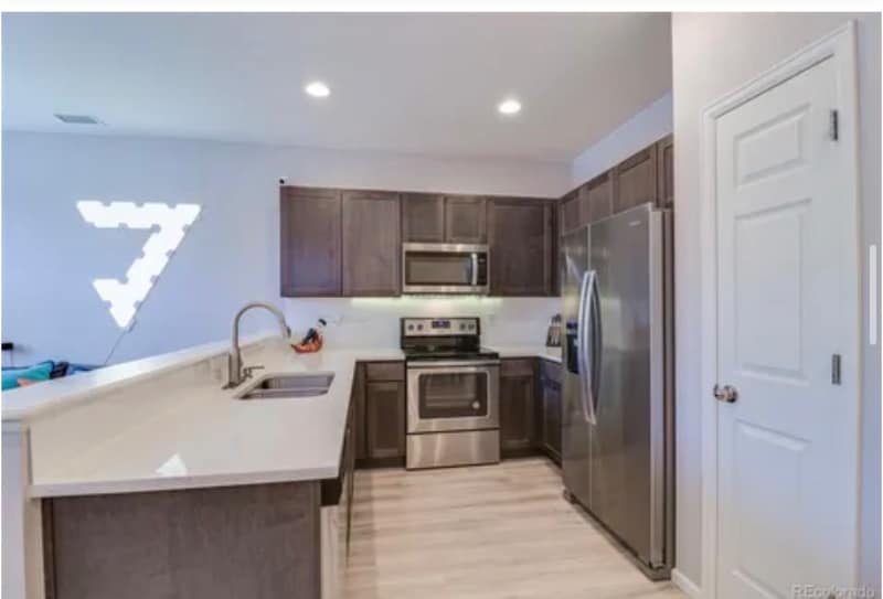 Building Photo - 16059 E Elk Dr