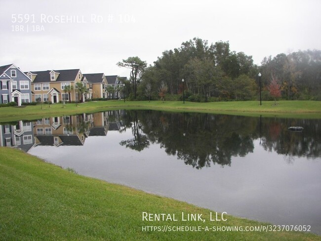 Building Photo - Resort-Style Living Just Minutes from Sies...