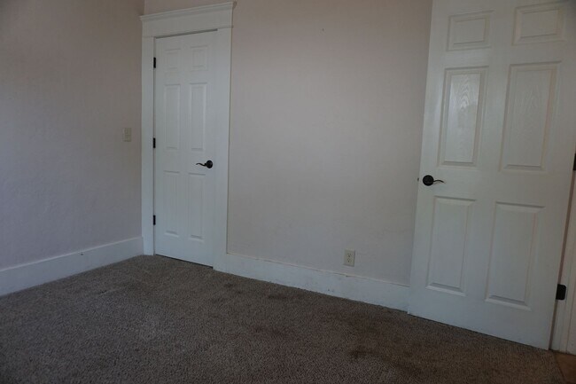 Building Photo - Amazing Remodel Salt Lake Home