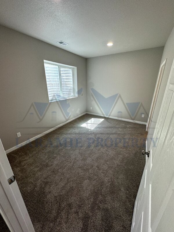 Building Photo - 4521 E Bobolink Ln