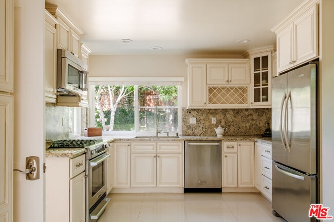 Building Photo - 3194 Rossini Pl