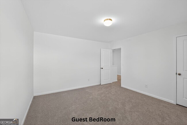 Building Photo - 233 Bloomfield Cir