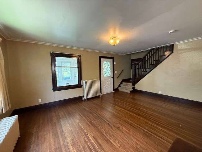 Building Photo - Charming 3 bedroom 1 bath in University/Lexington neighborhood!