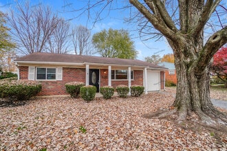 Building Photo - 3930 E Fulton St