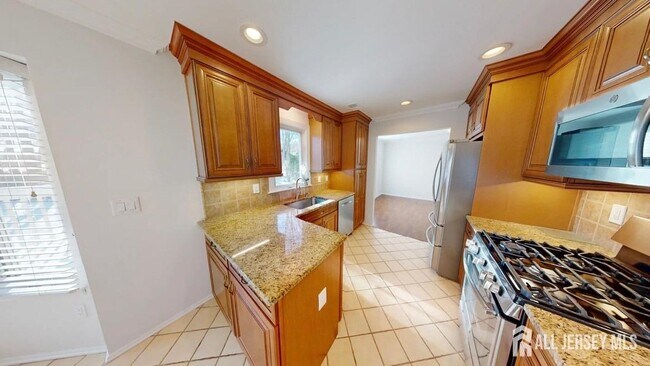 Building Photo - 9 Black Oak Ln