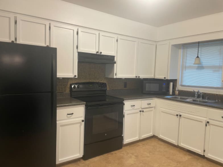 Building Photo - 1555 Margaret Ave SE