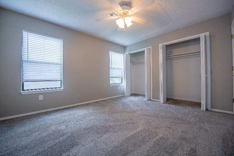 Building Photo - 2305 E Kantz Cove